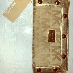 Michael Kors Delancey Wallet